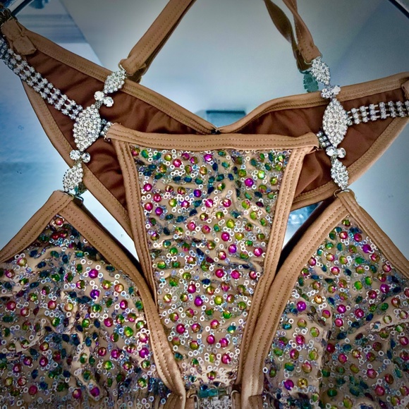 Anika Bikini - Picture 3 of 5